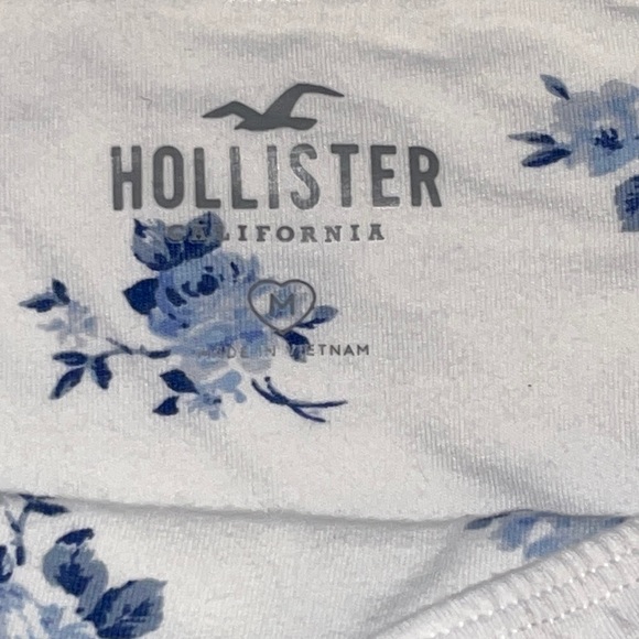 ❌SOLD❌Hollister women’s ruffle square-neck floral tank cropped top blue white - Picture 5 of 5